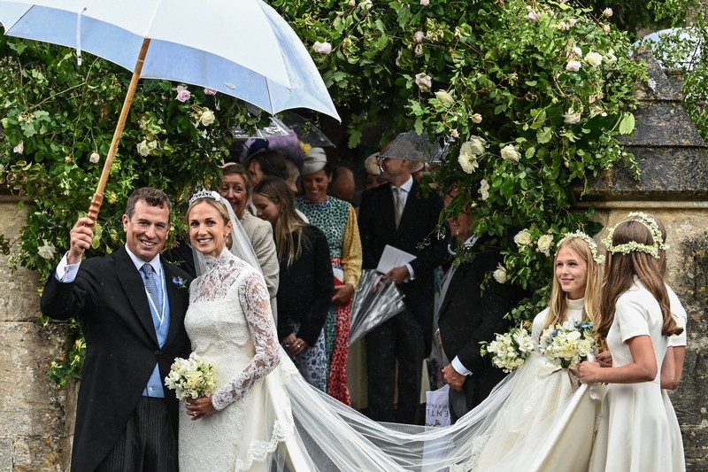 Peter Phillips resmi menikahi Harriet Sperling dalam upacara yang digelar di Gereja All Saints, Kemble, Cirencester, Inggris, Sabtu (6/6/2026). REUTERS/Dylan Martinez