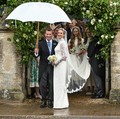 Peter Phillips resmi menikahi Harriet Sperling dalam upacara yang digelar di Gereja All Saints, Kemble, Cirencester, Inggris, Sabtu (6/6/2026). REUTERS/Dylan Martinez
