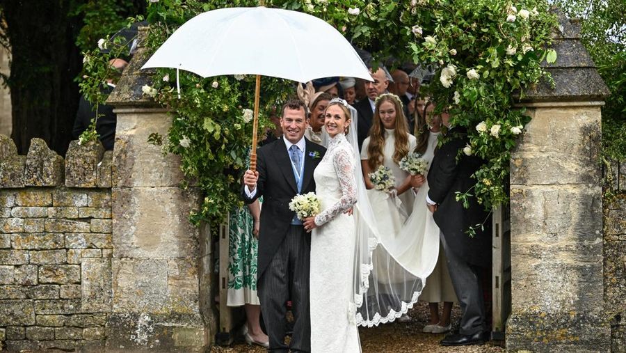 Peter Phillips resmi menikahi Harriet Sperling dalam upacara yang digelar di Gereja All Saints, Kemble, Cirencester, Inggris, Sabtu (6/6/2026). REUTERS/Dylan Martinez