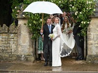 Peter Phillips resmi menikahi Harriet Sperling dalam upacara yang digelar di Gereja All Saints, Kemble, Cirencester, Inggris, Sabtu (6/6/2026). REUTERS/Dylan Martinez