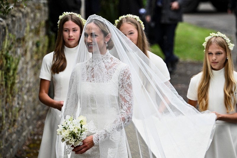 Peter Phillips resmi menikahi Harriet Sperling dalam upacara yang digelar di Gereja All Saints, Kemble, Cirencester, Inggris, Sabtu (6/6/2026). REUTERS/Dylan Martinez