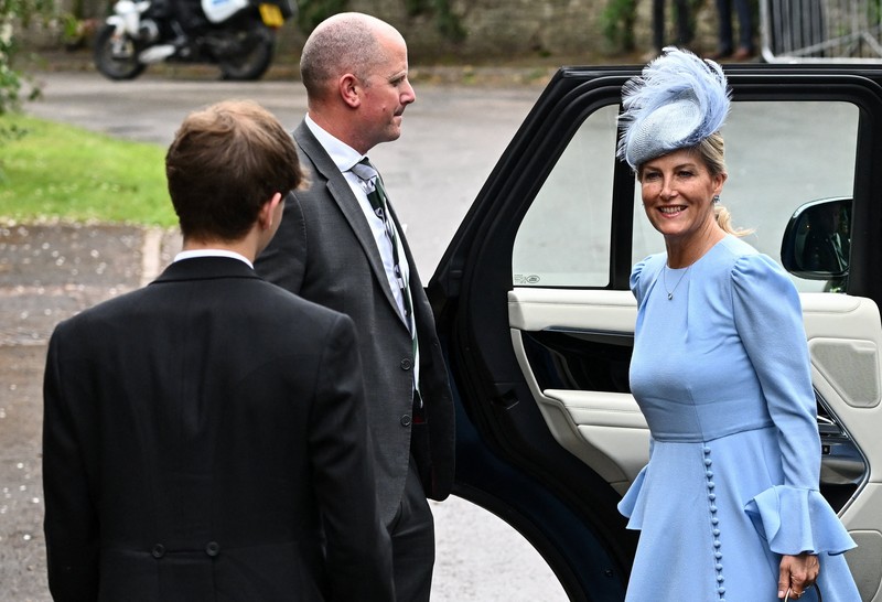 Peter Phillips resmi menikahi Harriet Sperling dalam upacara yang digelar di Gereja All Saints, Kemble, Cirencester, Inggris, Sabtu (6/6/2026). REUTERS/Dylan Martinez