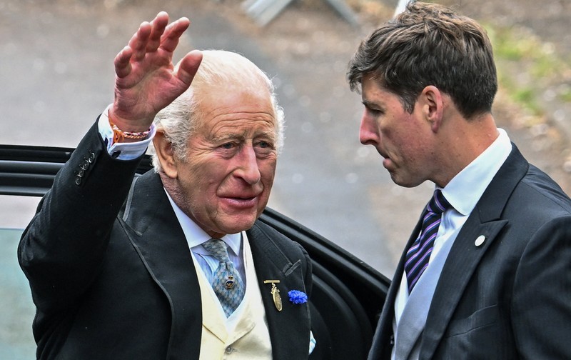 Peter Phillips resmi menikahi Harriet Sperling dalam upacara yang digelar di Gereja All Saints, Kemble, Cirencester, Inggris, Sabtu (6/6/2026). REUTERS/Dylan Martinez