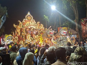 Antusias Warga Sumenep Meriahkan Parade Musik Tong Tong Bulan Bung Karno