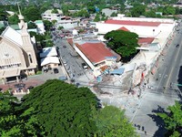 Fot udara mrenunjukkan angunan yang runtuh setelah gempa berkek magnitude 7,8 di General Santos, Pulau Mindanao, Filipina, 8 Juni 2026. (GenSan DEV/Handout via REUTERS)