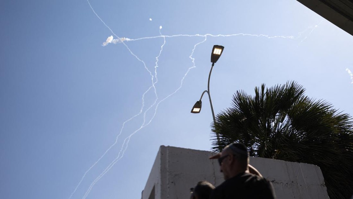 Update Iran-Israel Saling Bombardir, Trump Ancam N