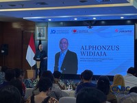 Ketua Umum Asosiasi Pengelola Pusat Belanja Indonesia (APPBI) Alphonzus Widjaja dalam Peluncuran Program BINA Holiday & Back to School di Auditorium Kementerian Perdagangan, Jakarta, Senin (8/6/2026). (CNBC Indonesia/Martyasari Rizky)