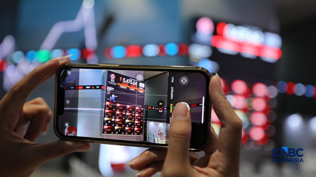 IHSG Masih Berdarah, Ini Daftar Saham Net Buy dan Net Sell A
