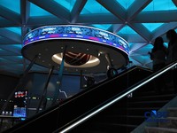 Layar menampilkan pergerakan Indeks Harga Saham Gabungan (IHSG) di gedung Bursa Efek Indonesia (BEI), Jakarta, Senin (8/6/2026). (CNBC Indonesia/Tri Susilo)