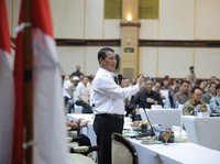 Mentan Amran Sulaiman dan Wamentan Sudaryono dalam Rapat Koordinasi Pengembangan dan Stabilisasi Harga TBS Kelapa Sawit yang dipimpin langsung Mentan Amran di Kantor Pusat Kementerian Pertanian, Jakarta, Senin (8/6/2026), dan dihadiri asosiasi petani
