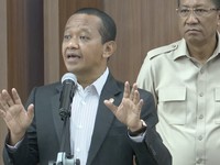 Menteri ESDM, Bahlil Lahadalia Menteri Sekretaris Negara Prasetyo Hadi saat konferensi pers pimpinan DPR bersama pemerintah, Senin (8/6/2026). (Dok. Istimewa)