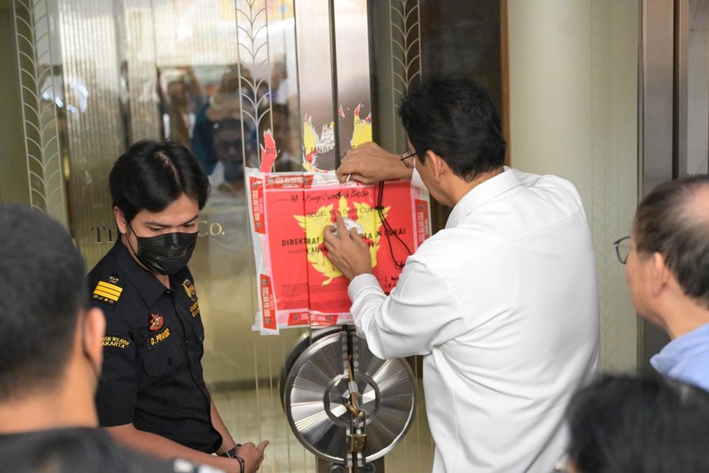 Menteri Keuangan Purbaya Yudhi Sadewa saat mengunjungi gerai Tiffany &amp; Co di Plaza Indonesia, Jakarta Pusat, Senin (8/6/2026). (Dok. Biro KLI Kemenkeu)