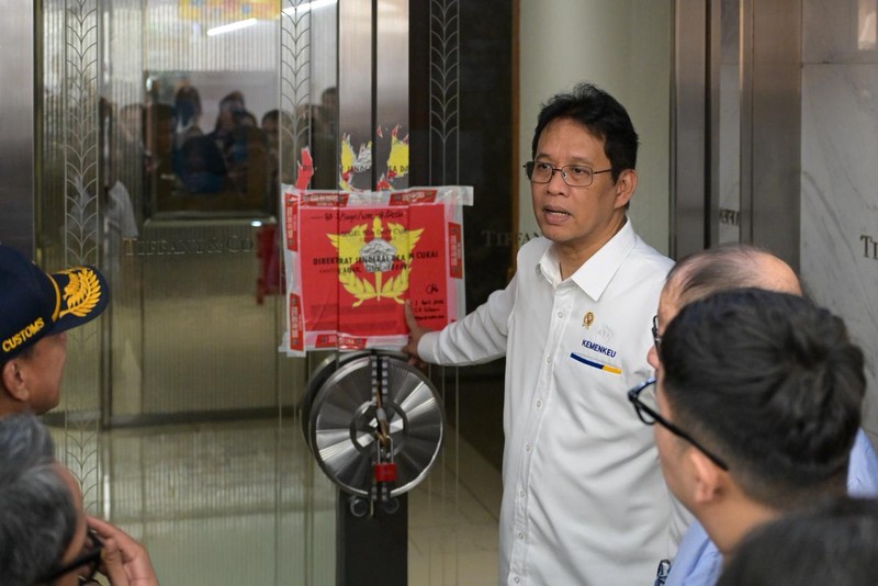 Menteri Keuangan Purbaya Yudhi Sadewa saat mengunjungi gerai Tiffany &amp; Co di Plaza Indonesia, Jakarta Pusat, Senin (8/6/2026). (Dok. Biro KLI Kemenkeu)