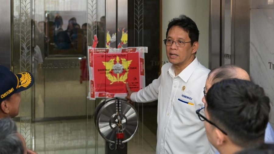 Menteri Keuangan Purbaya Yudhi Sadewa saat mengunjungi gerai Tiffany & Co di Plaza Indonesia, Jakarta Pusat, Senin (8/6/2026). (Dok. Biro KLI Kemenkeu)