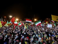 Orang-orang meneriakkan slogan-slogan selama demonstrasi anti-AS dan Israel setelah serangan rudal Iran ke Israel, di Teheran, Iran, 7 Juni 2026. (Majid Asgaripour/WANA (West Asia News Agency) via REUTERS)