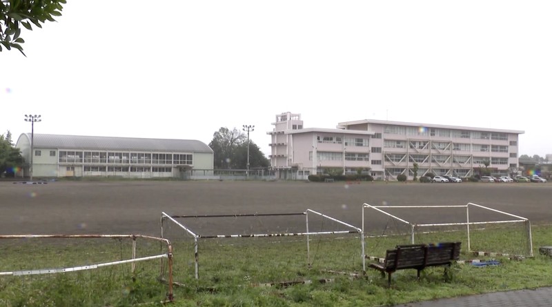 Pemerintah Kota Utsunomiya, Jepang, menangguhkan kegiatan di seluruh 94 sekolah dasar dan menengah pada Senin (8/6/2026) setelah kemunculan seekor beruang di kawasan permukiman. (Tangkapan Layar Video Reuters/)