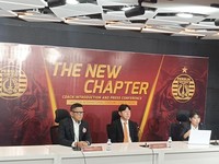Persija Jakarta resmi menunjuk Shin Tae Yong menjadi pelatih kepala menggantikan Mauricio Souza dalam konferensi pers yang berlangsung di Jakarta Internasional Stadium (JIS), Senin (8/6/2026). (Dok. Detikcom/Muhammad Robbani)