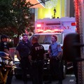 Petugas Kepolisian dan Pemadam Kebakaran New York berkumpul setelah laporan insiden penusukan di Stasiun Penn di Kota New York, AS, 7 Juni 2026. (REUTERS/Jeenah Moon)