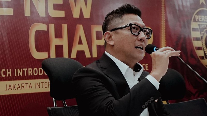 Presiden Persija Jakarta, Mohammad Prapanca saat menyampaikan keterangan dalam konferensi pers Shin Tae-yong sebagai pelatih baru Persija Jakarta di Jakarta International Stadium, Jakarta Utara, Senin (8/6/2026) siang WIB.