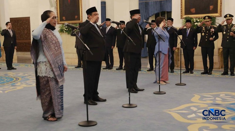 Presiden Prabowo Subianto Melantik Kepala dan Wakil Kepala BGN serta Penasihat Khusus Presiden di Istana Negara, Jakarta, Senin (8/6/2026). (CNBC Indonesia/Muhammad Sabki)