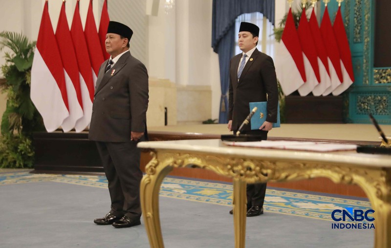 Presiden Prabowo Subianto Melantik Kepala dan Wakil Kepala BGN serta Penasihat Khusus Presiden di Istana Negara, Jakarta, Senin (8/6/2026). (CNBC Indonesia/Muhammad Sabki)