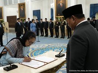 Presiden Prabowo Subianto Melantik Kepala Kepala BGN, Nanik Sudaryati Deyang di Istana Negara, Jakarta, Senin (8/6/2026).