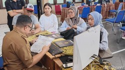 Hari Terakhir PCMB Jabar 2026: Server Error, Ortu Siswa Panik