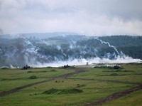 Kendaraan militer ikut serta dalam Gugus Tempur Multinasional NATO yang berpartisipasi dalam latihan militer Strong Lineage I-26 di area pelatihan militer di Lest, dekat kota Zvolen, Slovakia, 4 Juni 2026. (REUTERS/Radovan Stoklasa)
