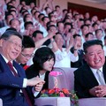 Presiden China Xi Jinping menghadiri jamuan makan malam yang diselenggarakan oleh pemimpin Korea Utara Kim Jong Un di Aula Mokran, Pyongyang, Korea Utara, Senin (8/6/2026). (KCNA via REUTERS)