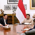 Presiden Prabowo Subianto menerima Ketua Dewan Ekonomi Nasional (DEN) Luhut Binsar Pandjaitan beserta jajaran di Istana Merdeka, Jakarta, Selasa (9/6/2026). (Dok. BPMI Sekretariat Presiden/Muchlis Jr)