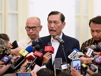 Presiden Prabowo Subianto menerima Ketua Dewan Ekonomi Nasional (DEN) Luhut Binsar Pandjaitan beserta jajaran di Istana Merdeka, Jakarta, Selasa (9/6/2026). (Dok. BPMI Sekretariat Presiden/Muchlis Jr)