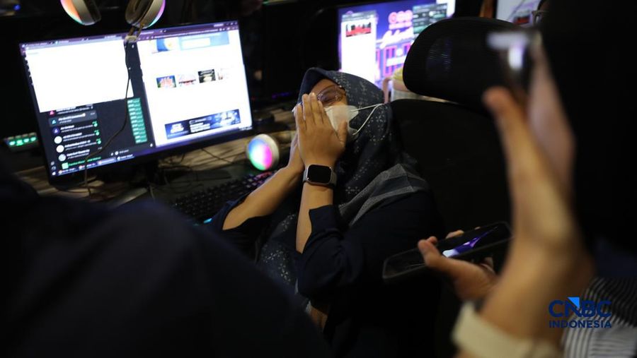 Suasana berbeda terlihat di sejumlah warnet gaming di Jakarta pada Selasa (9/6/2026), jelang dimulainya penjualan tiket konser BTS World Tour "ARIRANG" in Jakarta. (CNBC Indonesia/Tri Susilo)