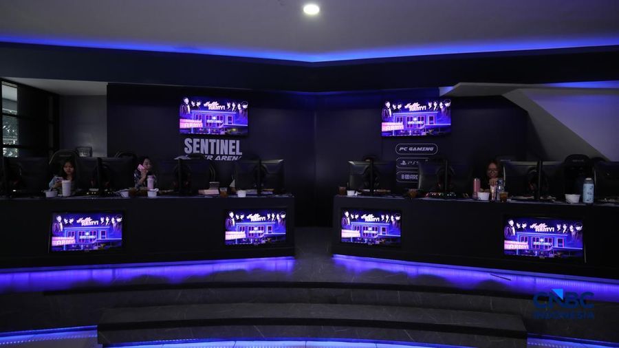 Suasana berbeda terlihat di sejumlah warnet gaming di Jakarta pada Selasa (9/6/2026), jelang dimulainya penjualan tiket konser BTS World Tour