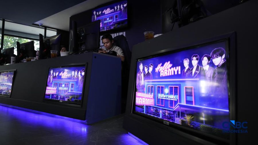 Suasana berbeda terlihat di sejumlah warnet gaming di Jakarta pada Selasa (9/6/2026), jelang dimulainya penjualan tiket konser BTS World Tour