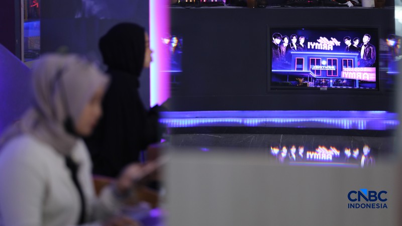 Suasana berbeda terlihat di sejumlah warnet gaming di Jakarta pada Selasa (9/6/2026), jelang dimulainya penjualan tiket konser BTS World Tour