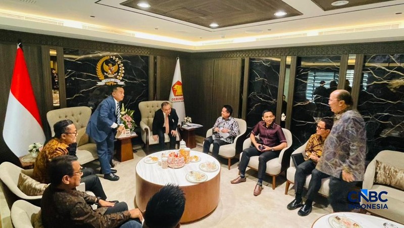 Wakil Ketua DPR RI, Sufmi Dasco bertemu pimpinan Bank Himbara. (CNBC Indonesia/Romys Bhinekasari)