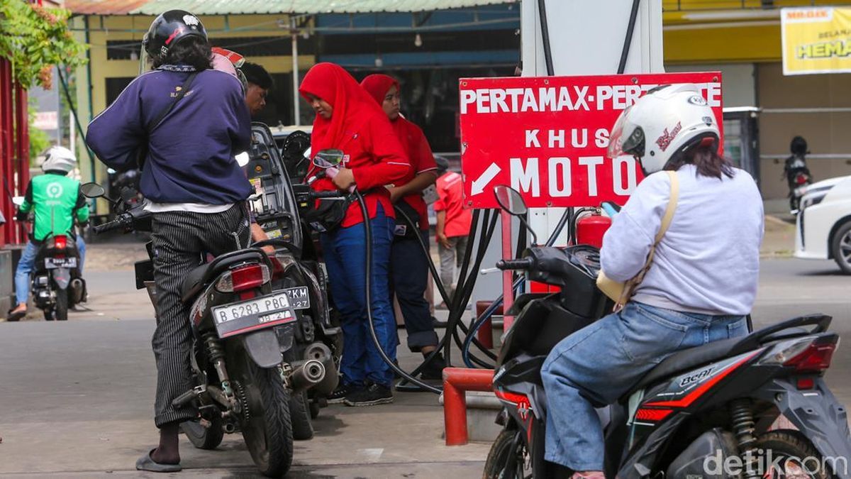 Ilustrasi berita Bisnis: Pertamina Ungkap Kondisi Antrean Panjang BBM di 5 Wilayah Mulai Berkurang