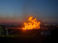 Detik-Detik Pipa Gas Meledak di Tengah Kota, Api Berkobar Tinggi 15 M
