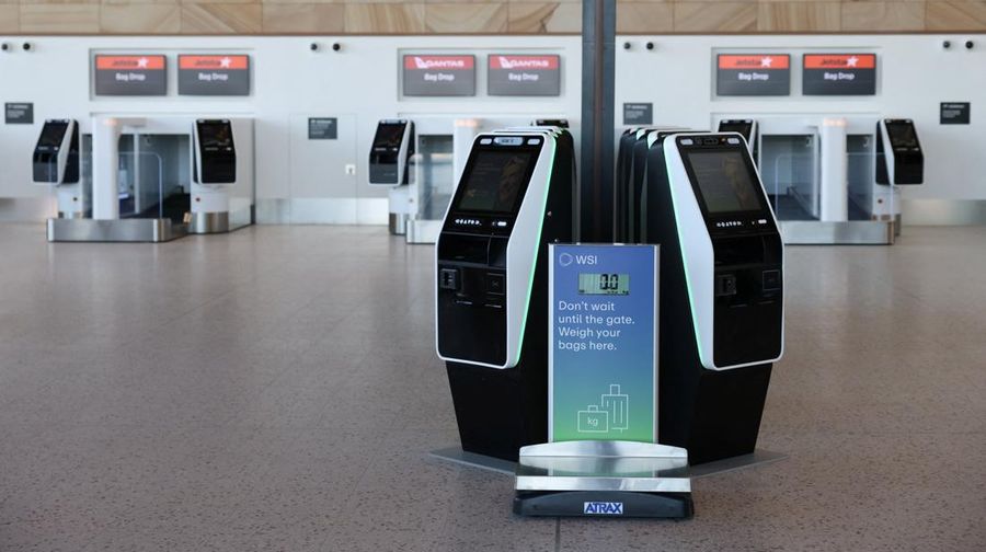 Kios layanan mandiri untuk check-in dan penyerahan bagasi di Bandara Internasional Western Sydney, setelah Qantas Airways dan Jetstar mengumumkan akan meluncurkan layanan penumpang komersial dari bandara tersebut setelah pembukaannya pada 25 Oktober, di Luddenham, Western Sydney, Australia, 10 Juni 2026.