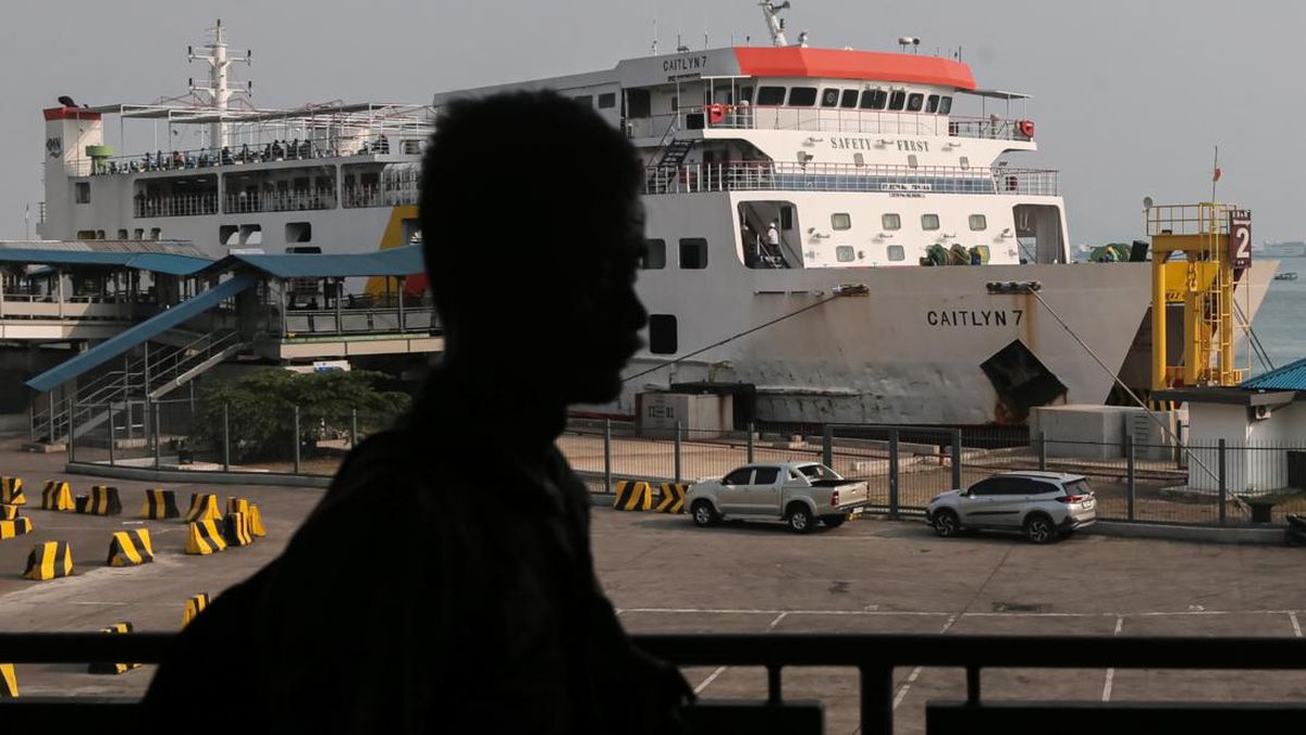 Gunung Anak Krakatau Erupsi, Penyeberangan Merak-Bakauheni Masih Normal