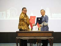 Menteri Koordinator Bidang Perekonomian Airlangga Hartarto dan Deputy Prime Minister (DPM) and Minister for Trade and Industry Singapura Gan Kim Yong di the 16th Ministerial Meeting of Six Economic Working Groups Indonesia-Singapore (MM 6WG) di kanto
