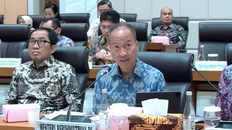 Menteri Perindustrian, Agus Gumiwang Kartasasmita saat Raker dengan Komisi VII DPR RI, Rabu (10/6/2026). (YouTube/TVR Parlemen)