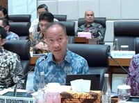 Menteri Perindustrian, Agus Gumiwang Kartasasmita saat Raker dengan Komisi VII DPR RI, Rabu (10/6/2026). (YouTube/TVR Parlemen)