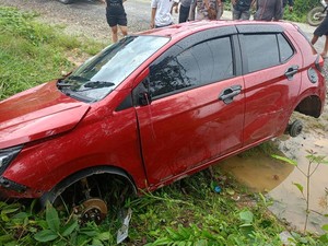 Mobil Kecelakaan di Kalbar Dijarah, Ban Serep hingga Spion Hilang