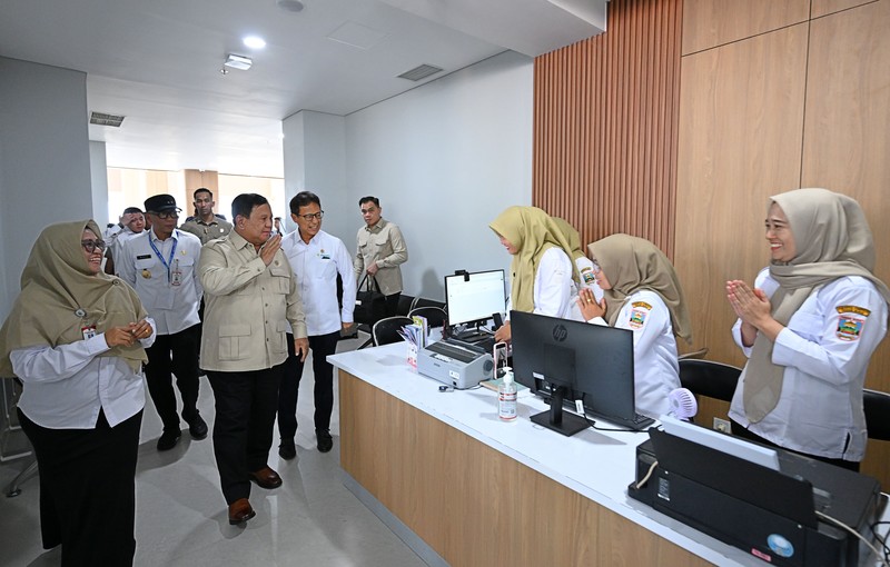 Presiden Prabowo Subianto meresmikan Rumah Sakit Umum Daerah (RSUD) KH. Muhammad Thohir Krui di Kabupaten Pesisir Barat, Lampung, Rabu (10/6/2026). (Dok. BPMI Sekretariat Presiden/Muchlis Jr)