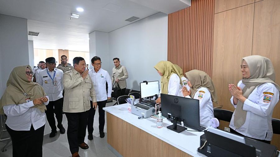 Presiden Prabowo Subianto meresmikan Rumah Sakit Umum Daerah (RSUD) KH. Muhammad Thohir Krui di Kabupaten Pesisir Barat, Lampung, Rabu (10/6/2026).