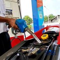 Sejumlah kendaraan mengisi Bahan Bakar Minyak (BBM) Pertamax di salah satu SPBU Pertamina di Jakarta, Rabu (10/6/2026). (CNBC Indonesia/Tri Susilo)