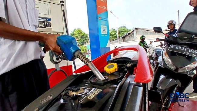Penampakan SPBU Pertamina, Usai Harga Pertamax Naik Rp16.250/Liter