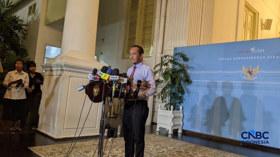 Menteri ESDM, Bahlil Lahadalia menyampaikan keterangan di Istana Kepresidenan, Jakarta, Kamis (11/6/2026). (CNBC Indonesia/Emir Yanwardhana)