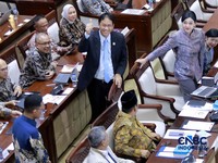 Menteri Keuangan Purbaya Yudhi Sadewa dalam Rapat Kerja bersama Komisi XI DPR RI, Jakarta, Kamis (11/6/2026). (CMNBC Indonesia/Muhammad Sabki)